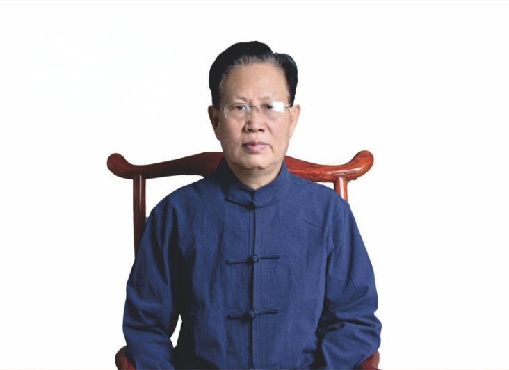 何英.png